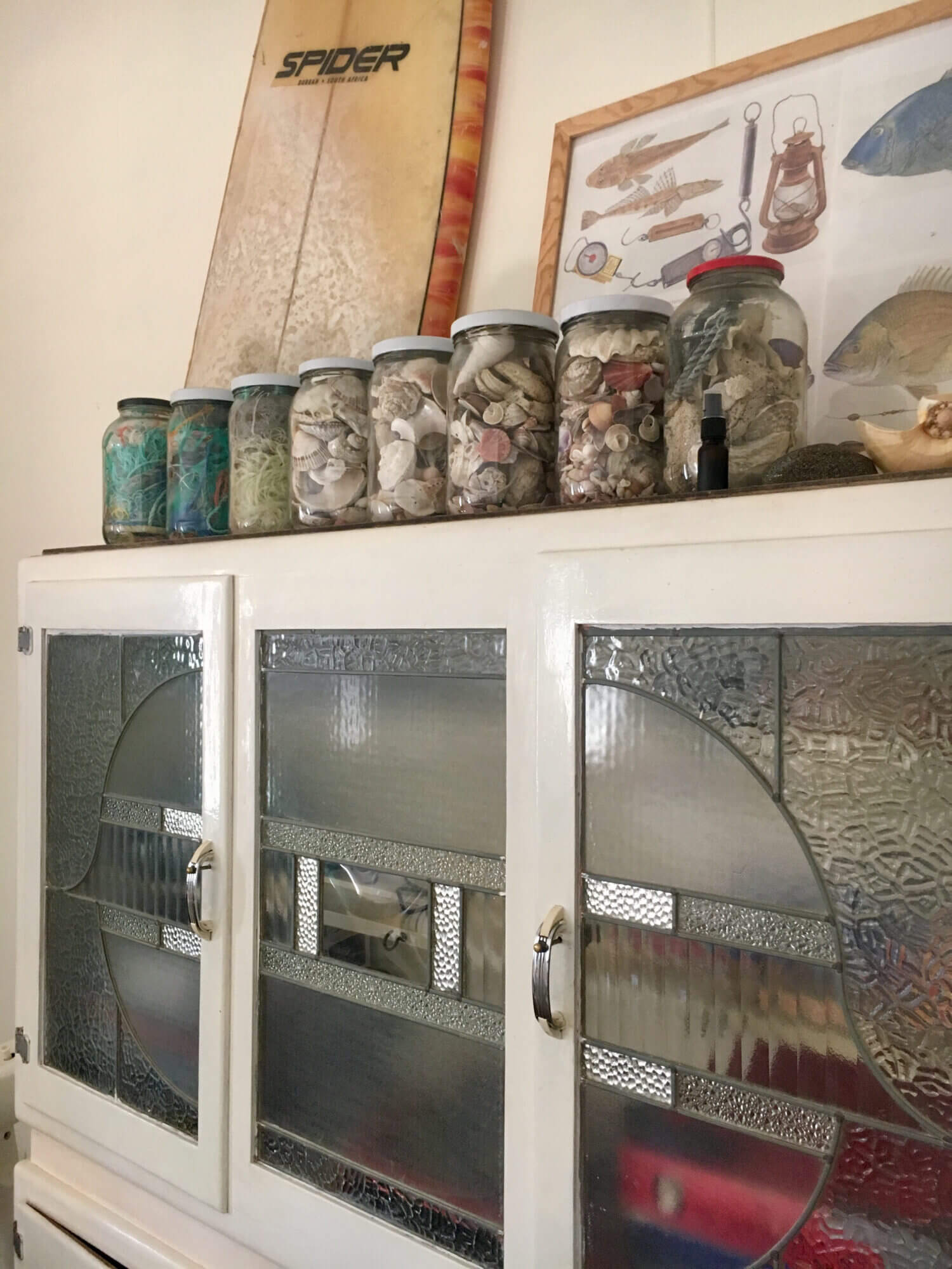 Weekender - Accommodation in Bremer Bay - 21 Barbara Street. House is full of beach decor and art