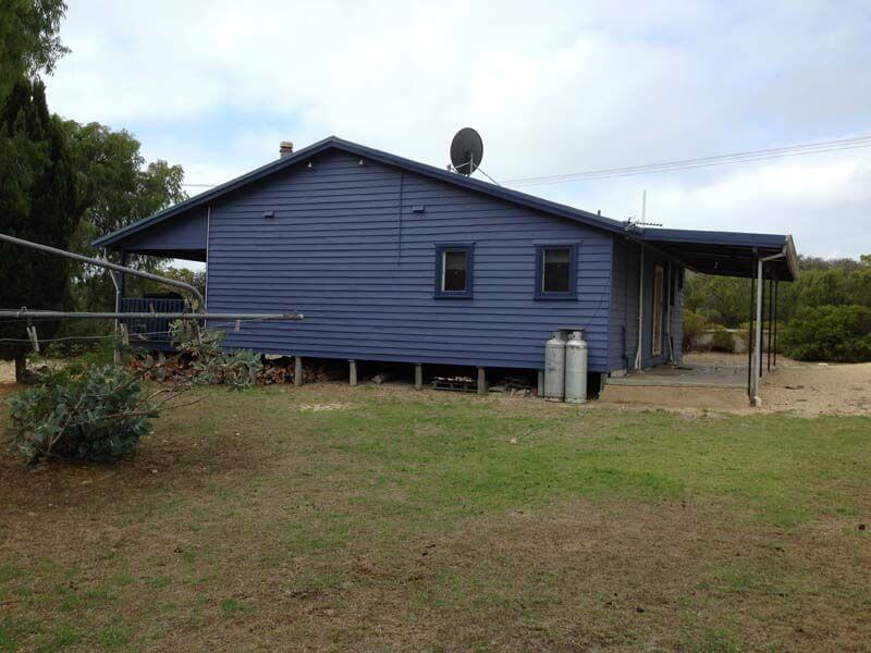 Weekender - Accommodation in Bremer Bay - 21 Barbara Street. Cute renovated 1930 Cottage