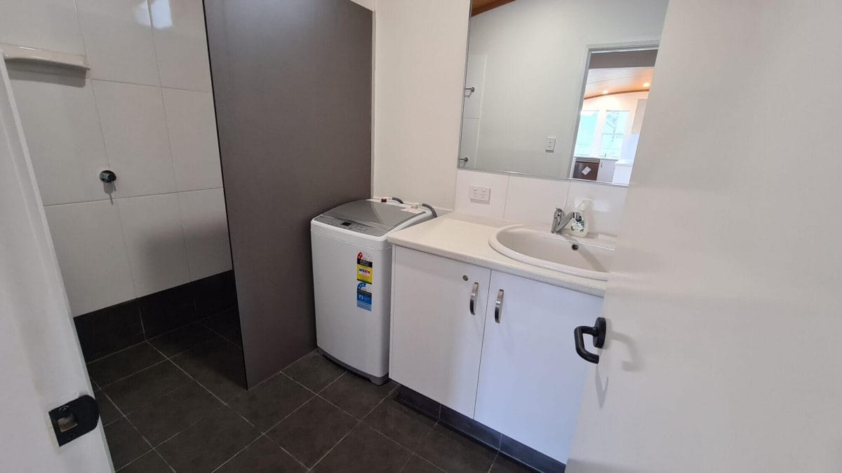 The Bay Cottage - Bathroom - Accommodation in Bremer Bay - 9 Roderick Street