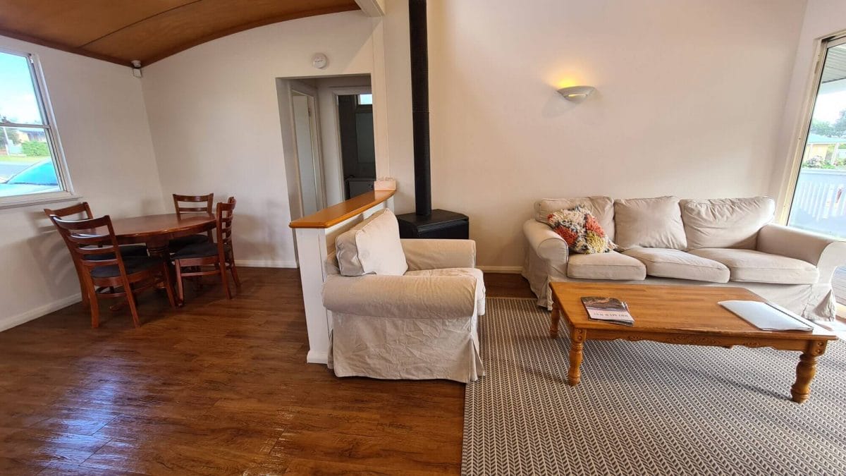 The Bay Cottage - Lounge - Accommodation in Bremer Bay - 9 Roderick Street