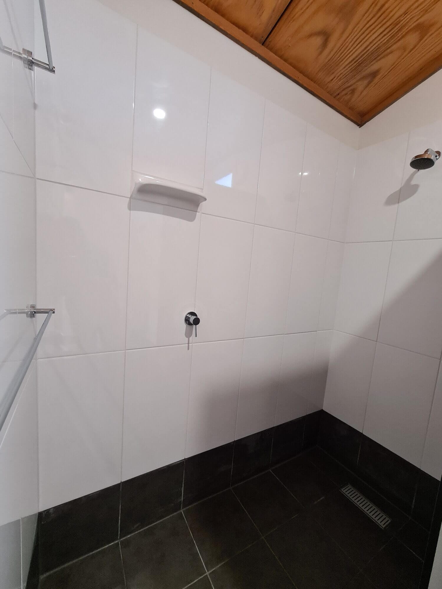 The Bay Cottage - Shower - Accommodation in Bremer Bay - 9 Roderick Street