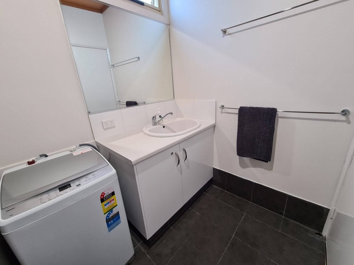 The Bay Cottage - Bathroom - Accommodation in Bremer Bay - 9 Roderick Street