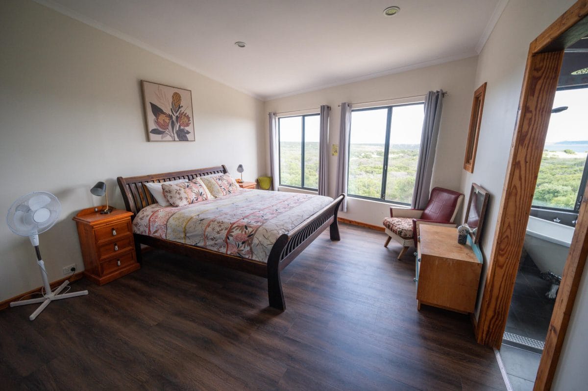 Blossoms - 55 Gneiss Hill Road Bremer Bay - Main Bedroom - King with Ensuite
