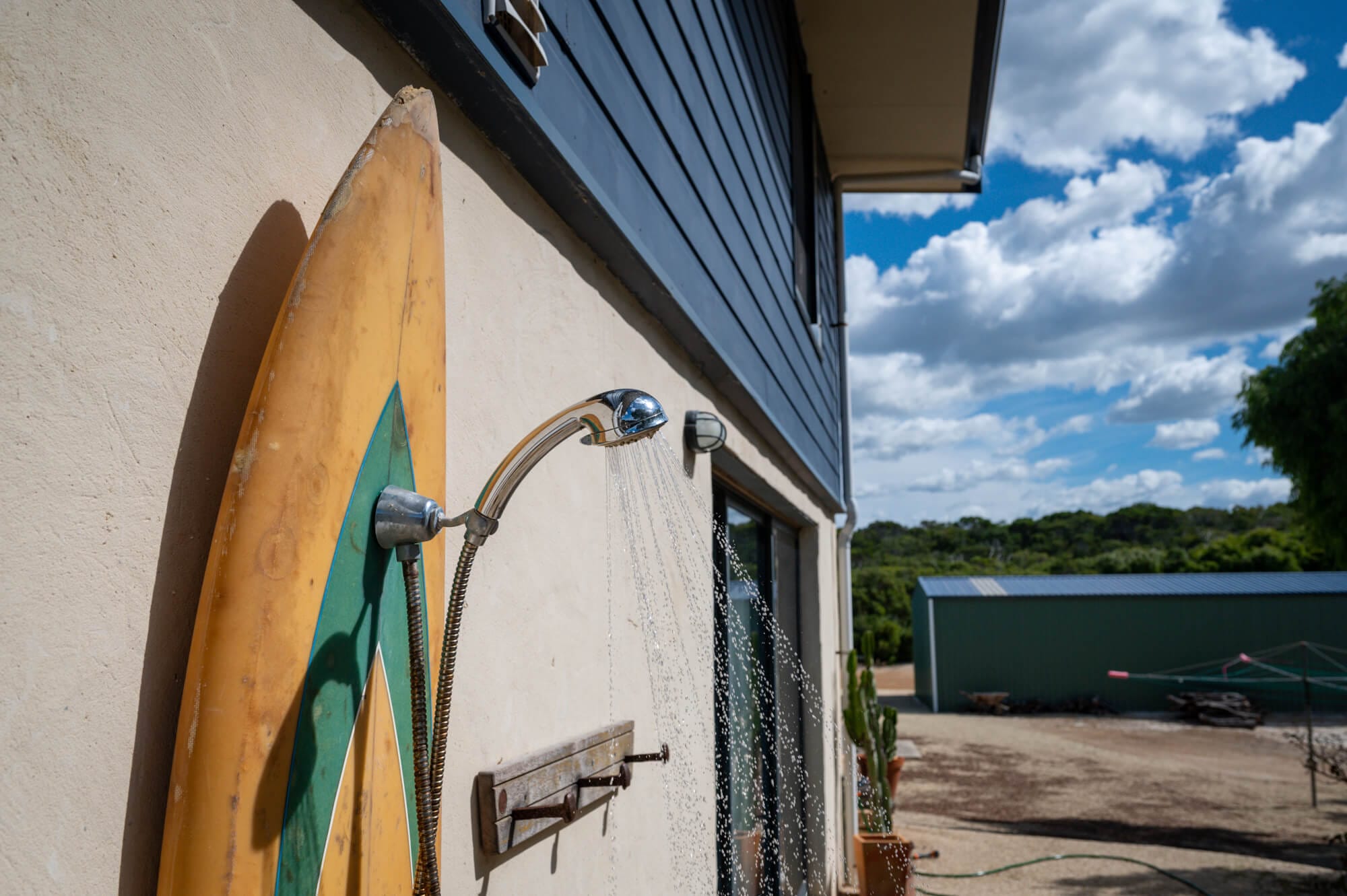 Blossoms - 55 Gneiss Hill Road Bremer Bay - Outside Shower