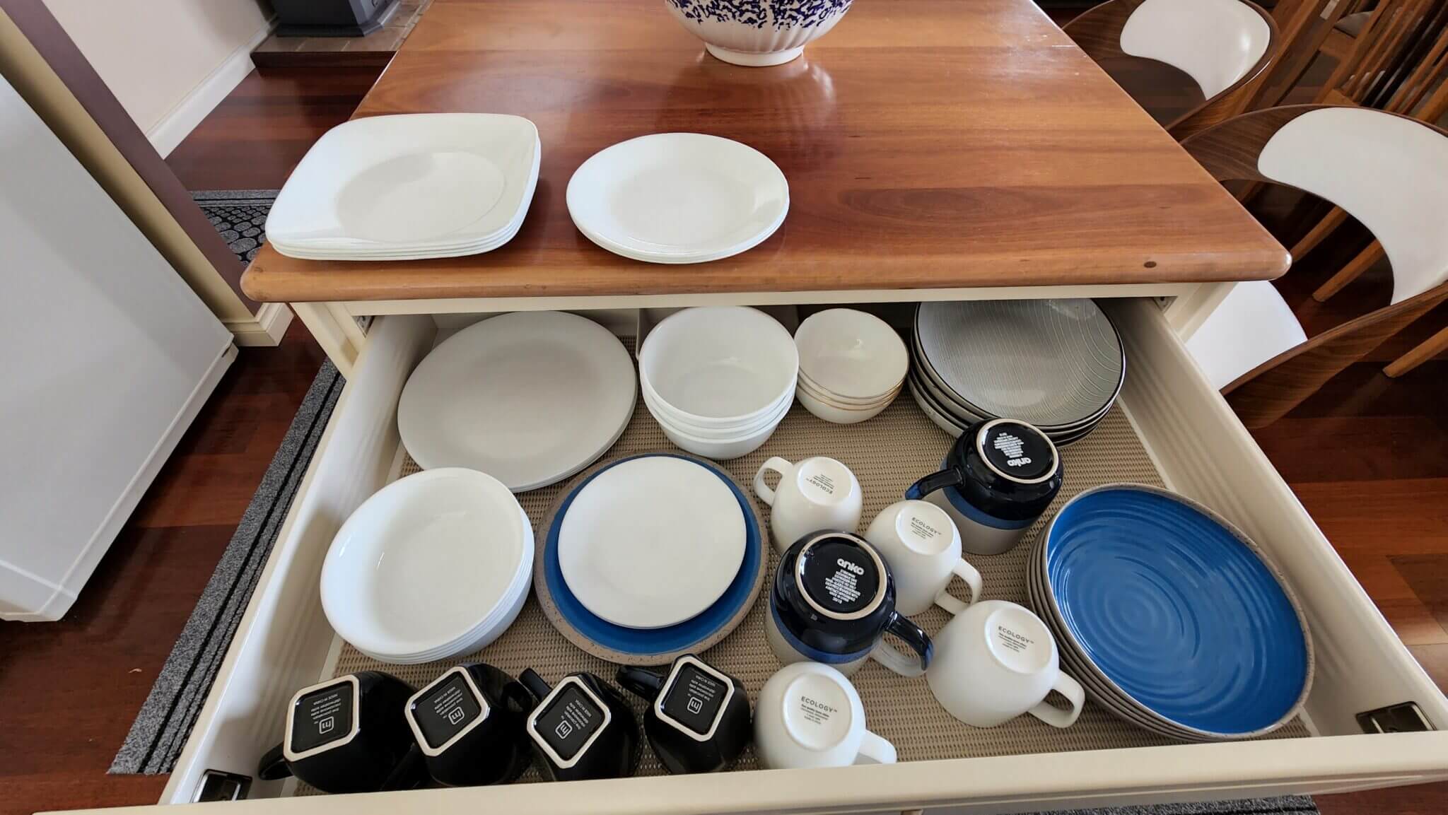 Accommodation in Bremer Bay - 3 John St - Kitchen Draw