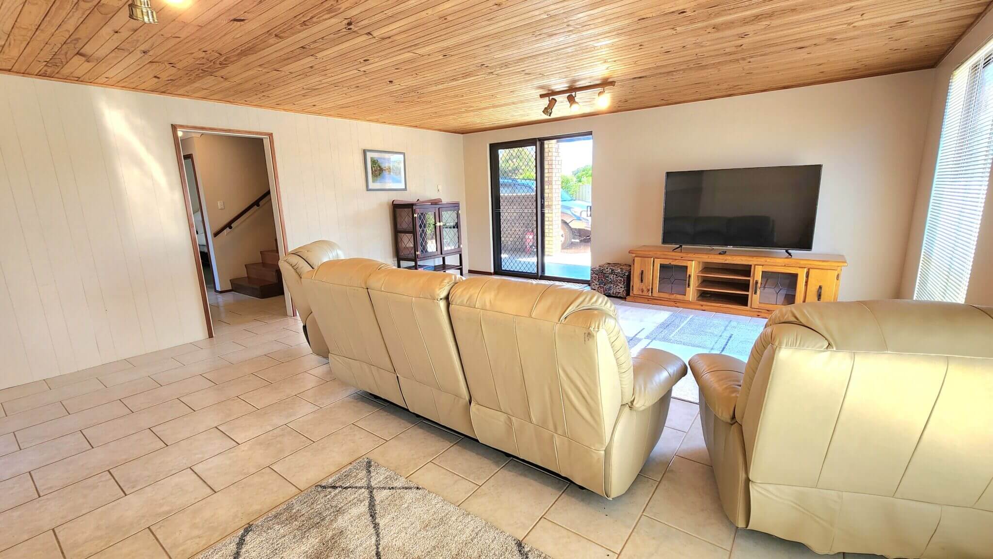 Accommodation in Bremer Bay - 3 John St - Downstairs Lounge