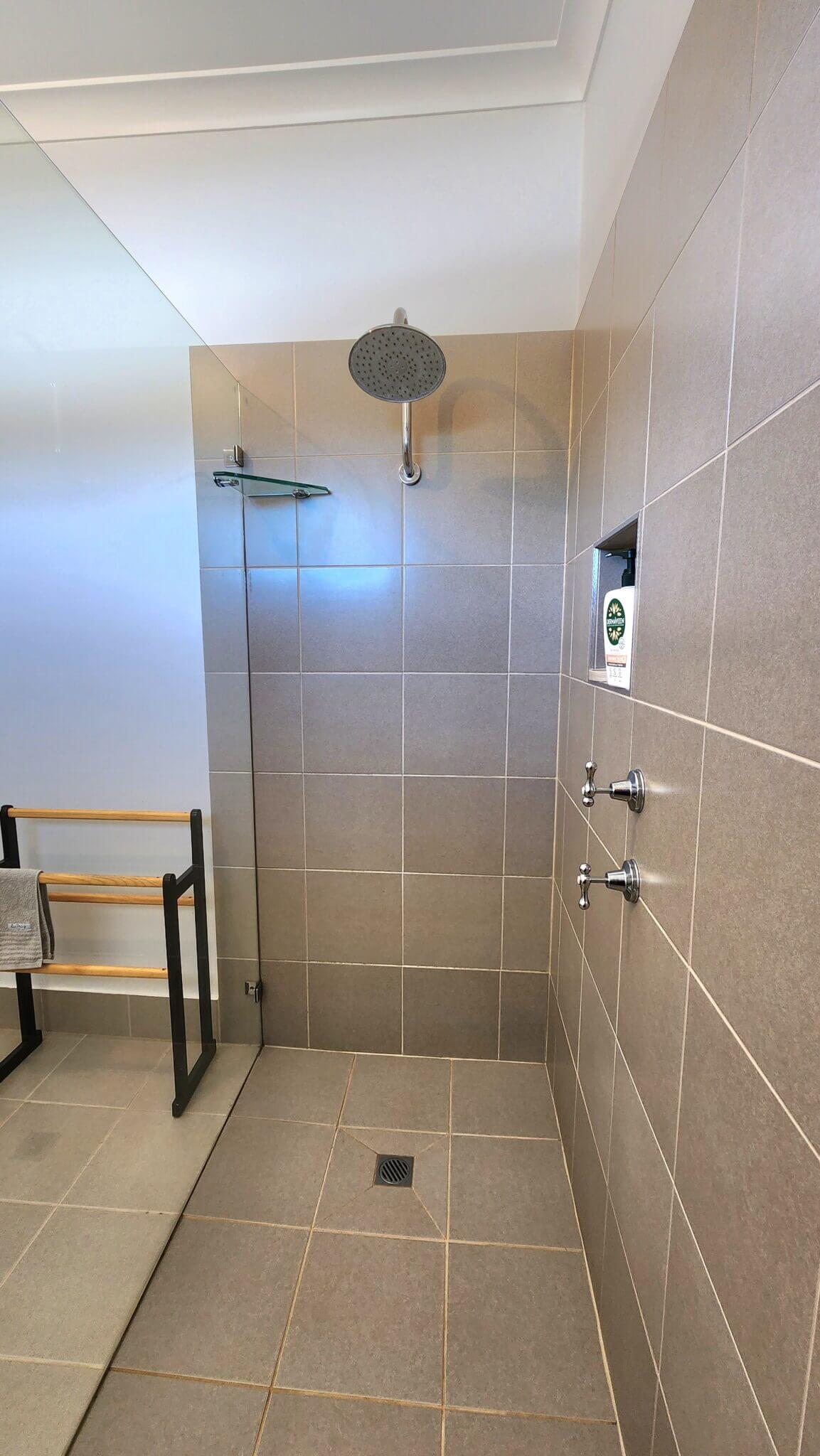 Accommodation in Bremer Bay - 3 John St - Upstairs Bathroom Shower