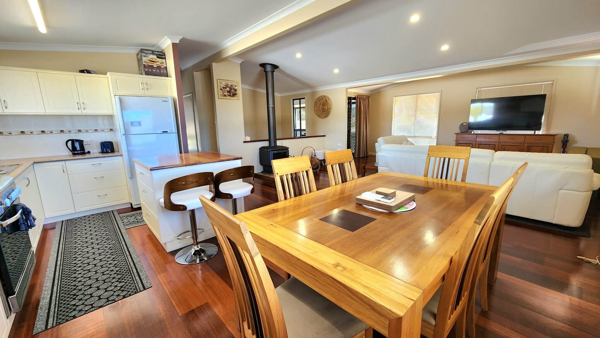 Accommodation in Bremer Bay - 3 John St - Upstairs Kitchen & Dining Area