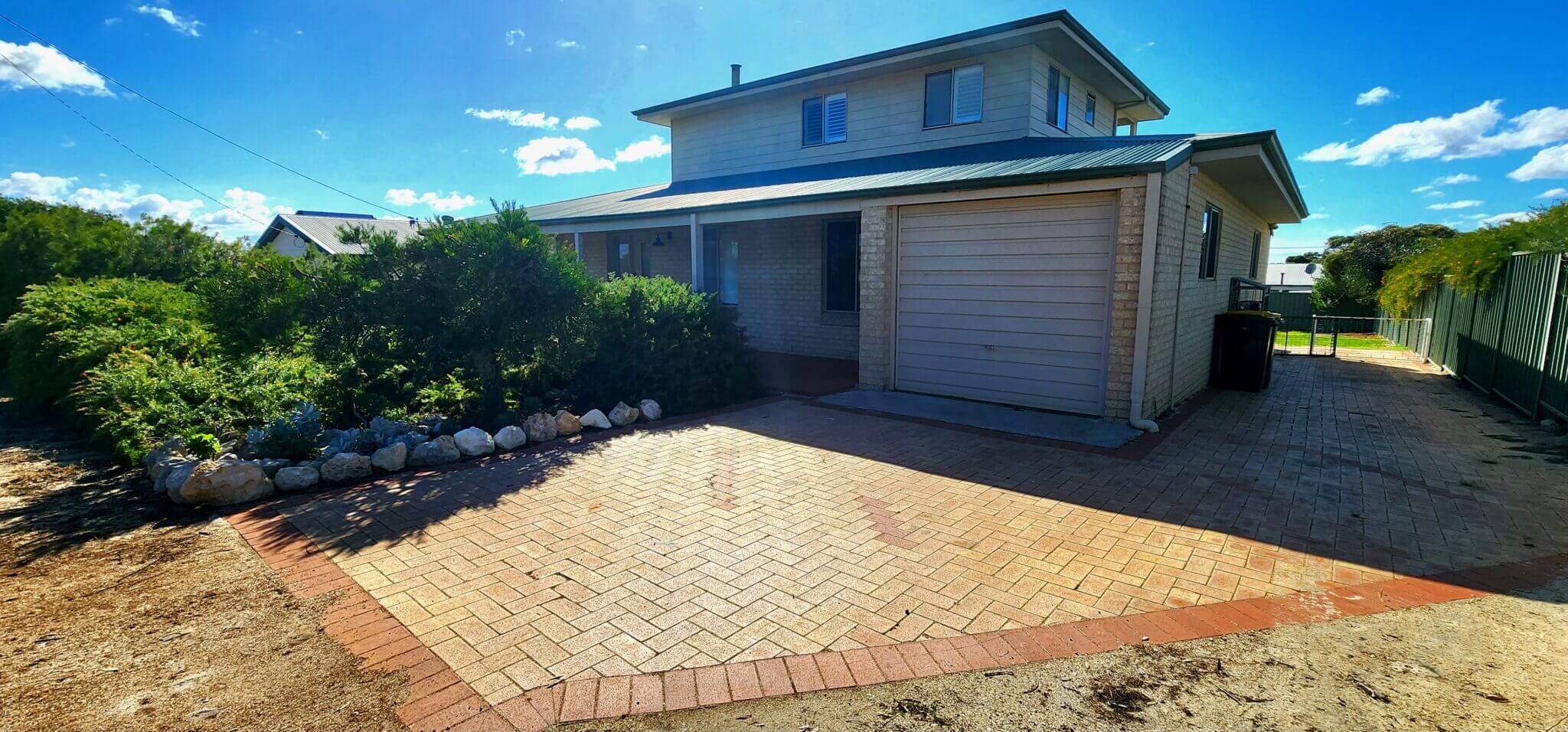 Accommodation in Bremer Bay - 3 Qualup Court - Driveway