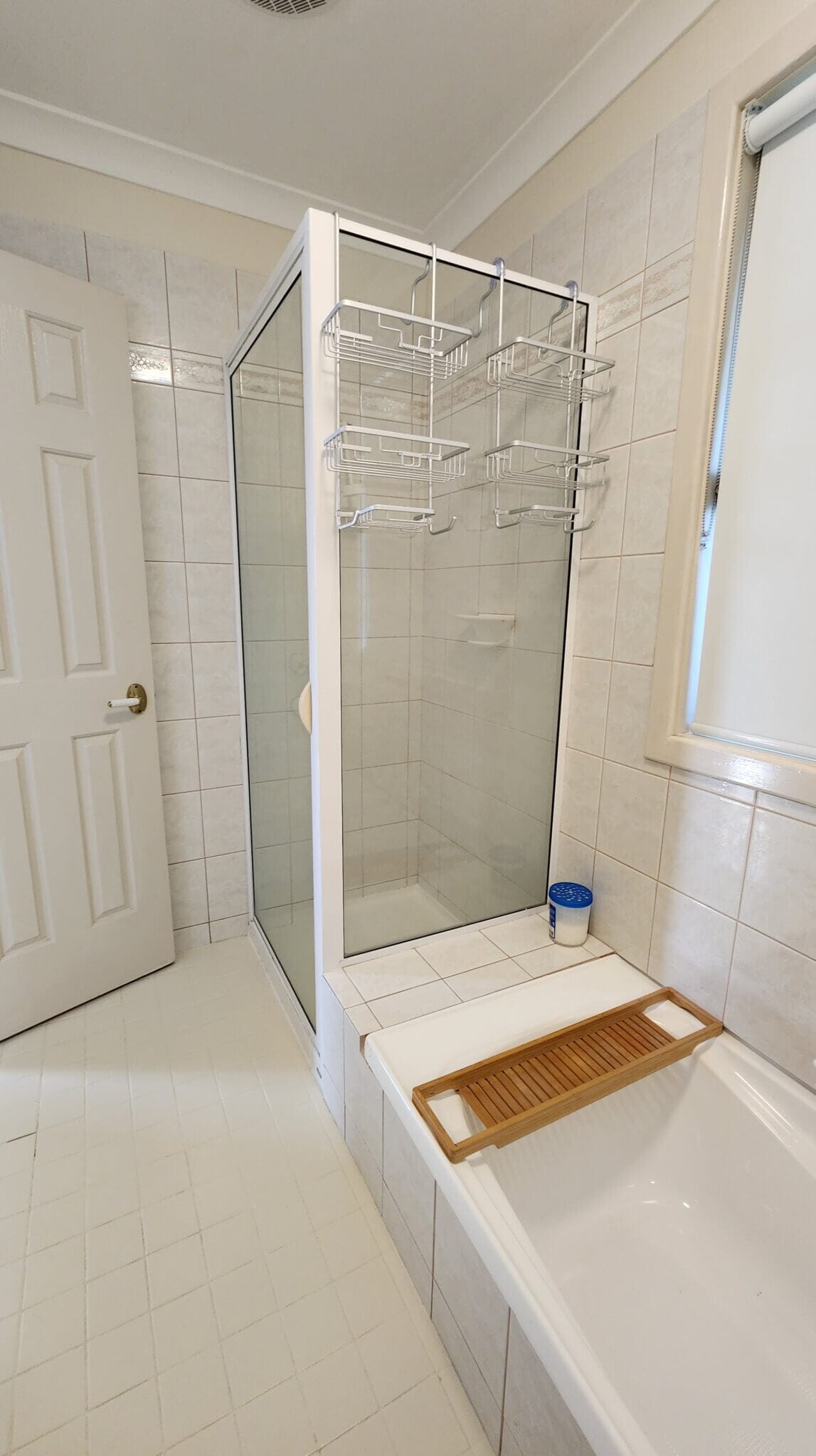Accommodation in Bremer Bay - 3 Qualup Court - Upstairs Shower and Bath