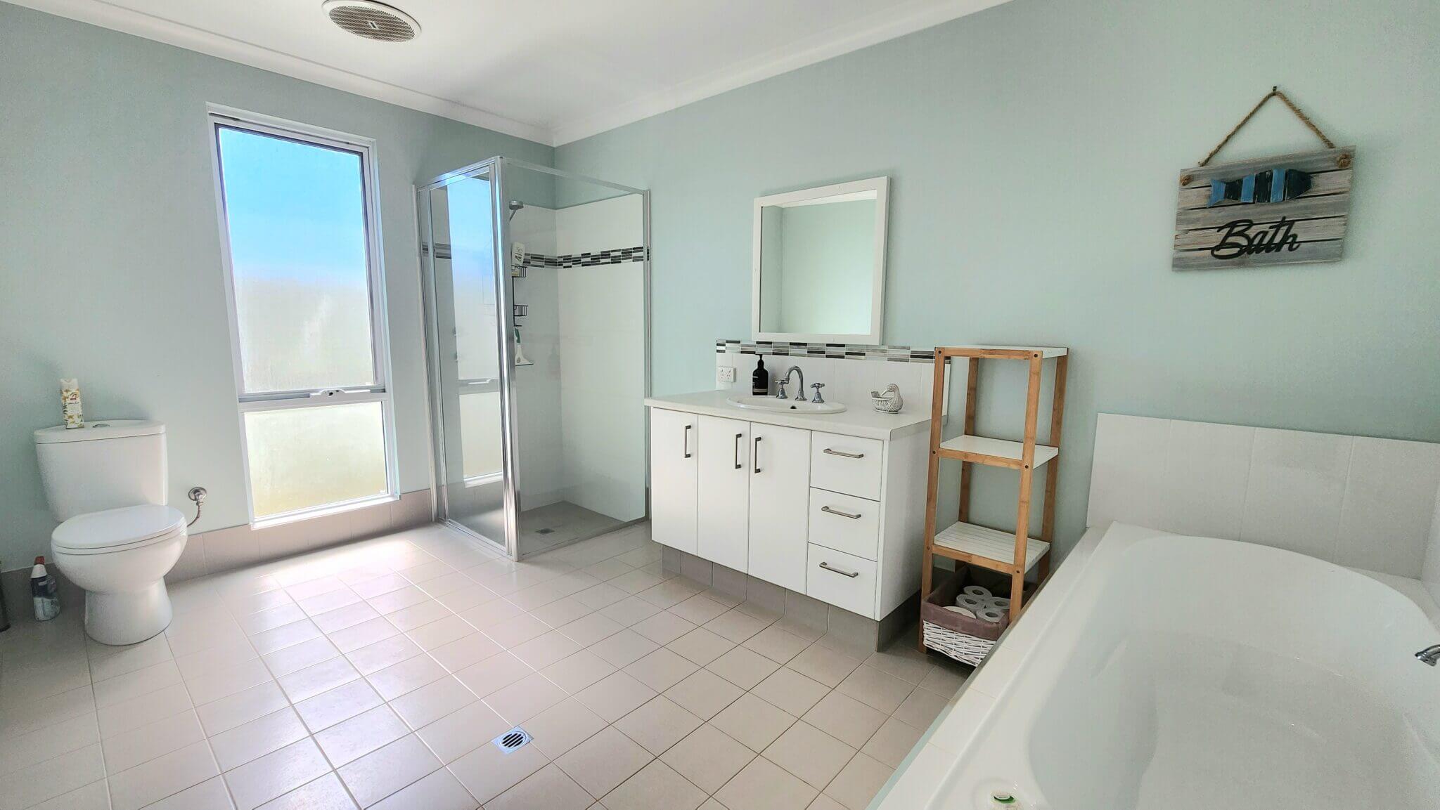 Bathroom - Windspray - Accommodation in Bremer Bay - 33 McGlade Close Bremer Bay