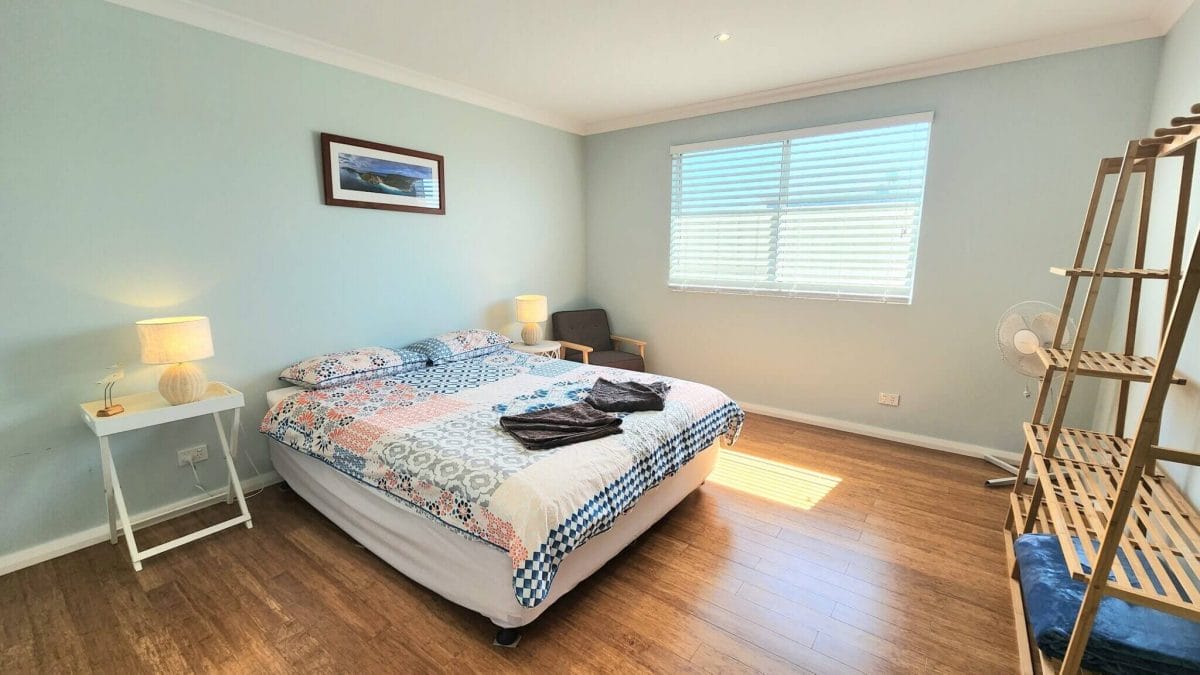 Bedroom 2 - Queen - Windspray - Accommodation in Bremer Bay - 33 McGlade Close Bremer Bay