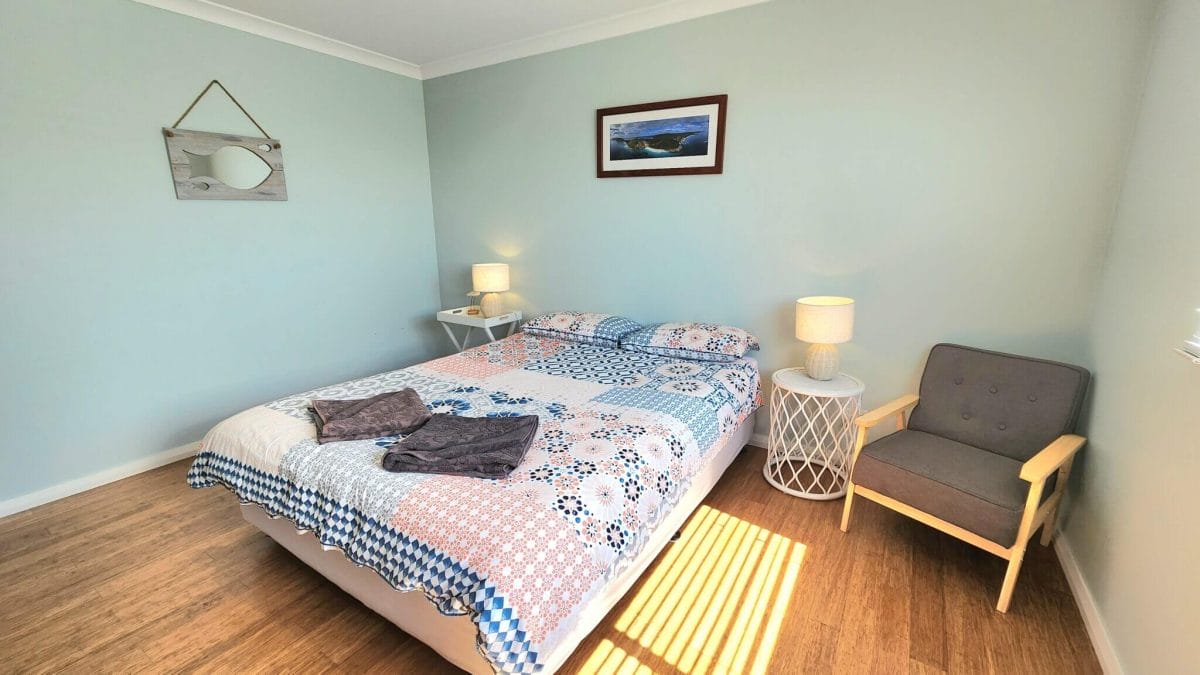 Bedroom 2 - Queen - Windspray - Accommodation in Bremer Bay - 33 McGlade Close Bremer Bay