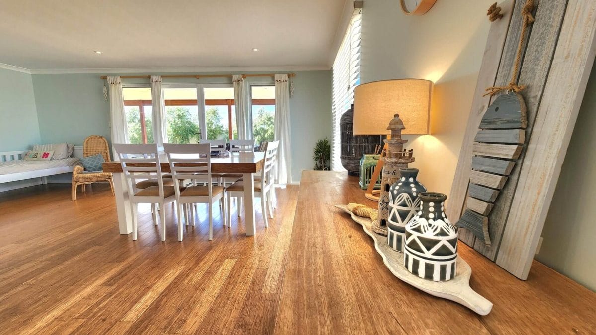 Dining - Windspray - Accommodation in Bremer Bay - 33 McGlade Close Bremer Bay