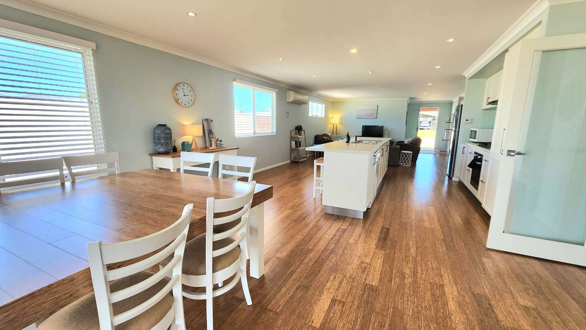 Dining - Windspray - Accommodation in Bremer Bay - 33 McGlade Close Bremer Bay