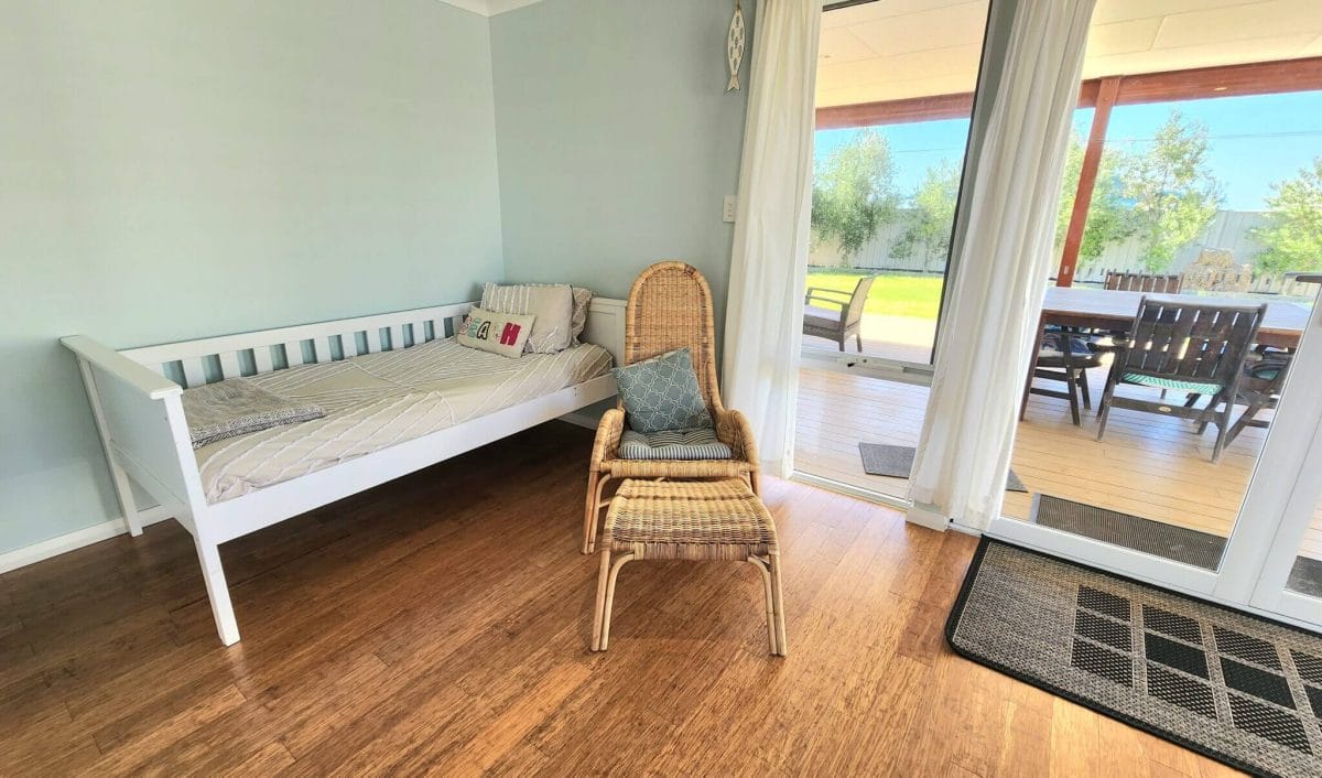 Dining - Windspray - Accommodation in Bremer Bay - 33 McGlade Close Bremer Bay