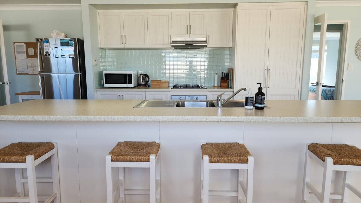 Kitchen - Windspray - Accommodation in Bremer Bay - 33 McGlade Close Bremer Bay