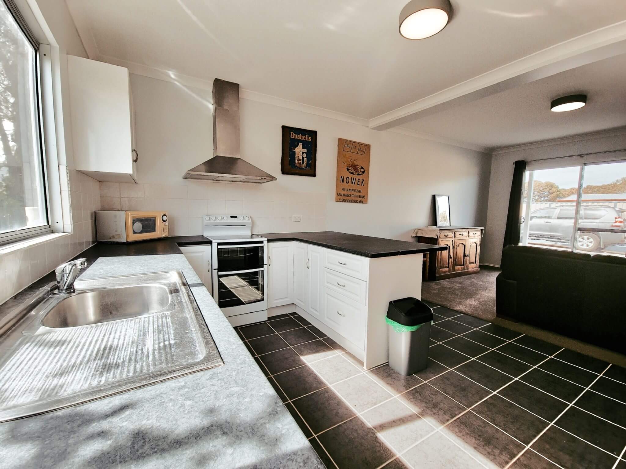 Kitchen - Blue Dune Duo Unit A - Accommodation in Bremer Bay - 12A Margaret Street Bremer Bay