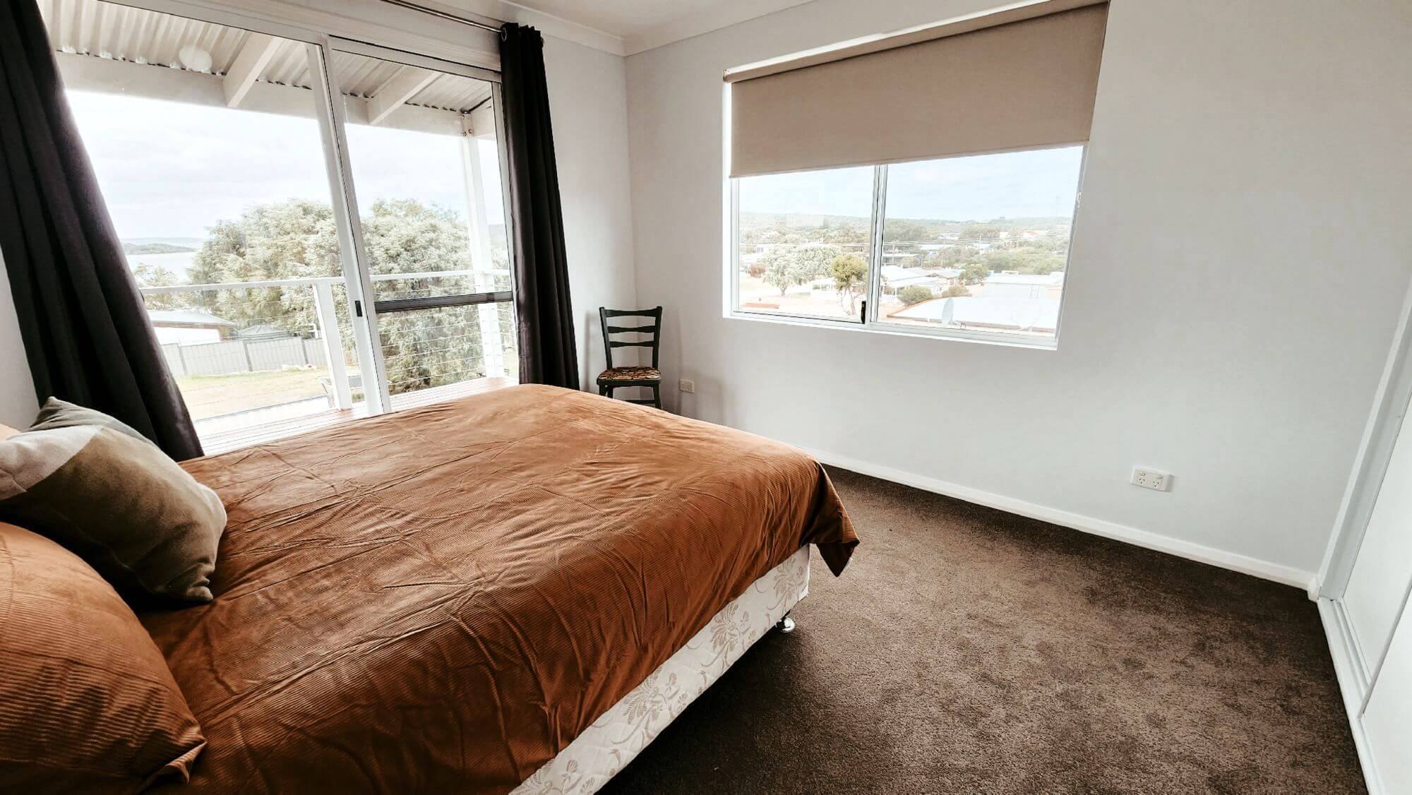 Bedroom 1 - Queen Bed - Blue Dune Duo Unit B - Accommodation in Bremer Bay - 12A Margaret Street Bremer Bay