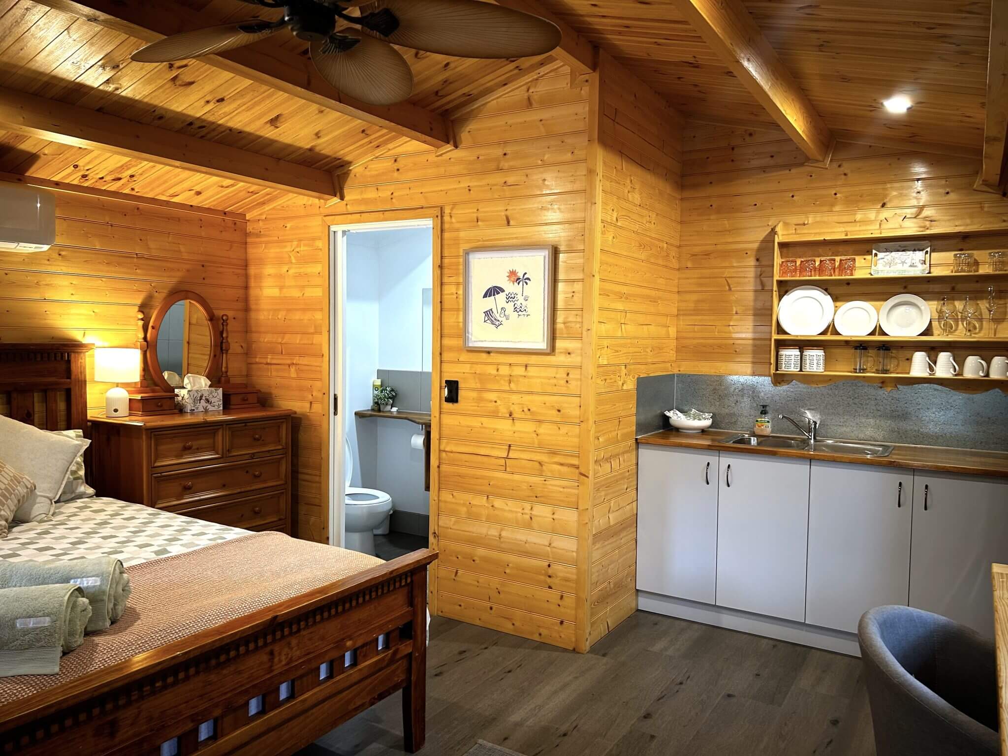 Biddy Cabin One - Kitchen - Accommodation in Bremer Bay - 1 Biddy Crescent