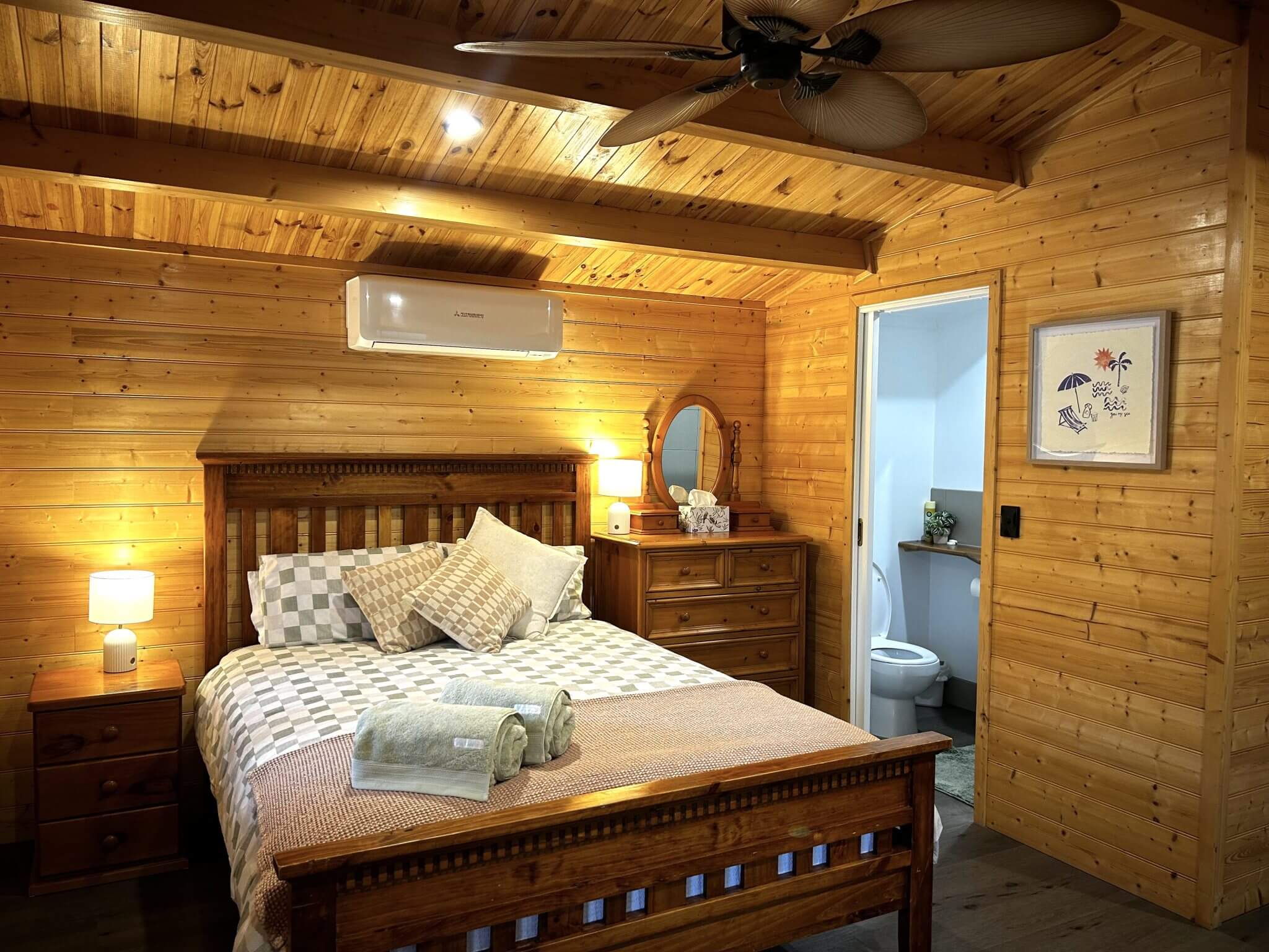 Biddy Cabin One - Queen Bed - Accommodation in Bremer Bay - 1 Biddy Crescent