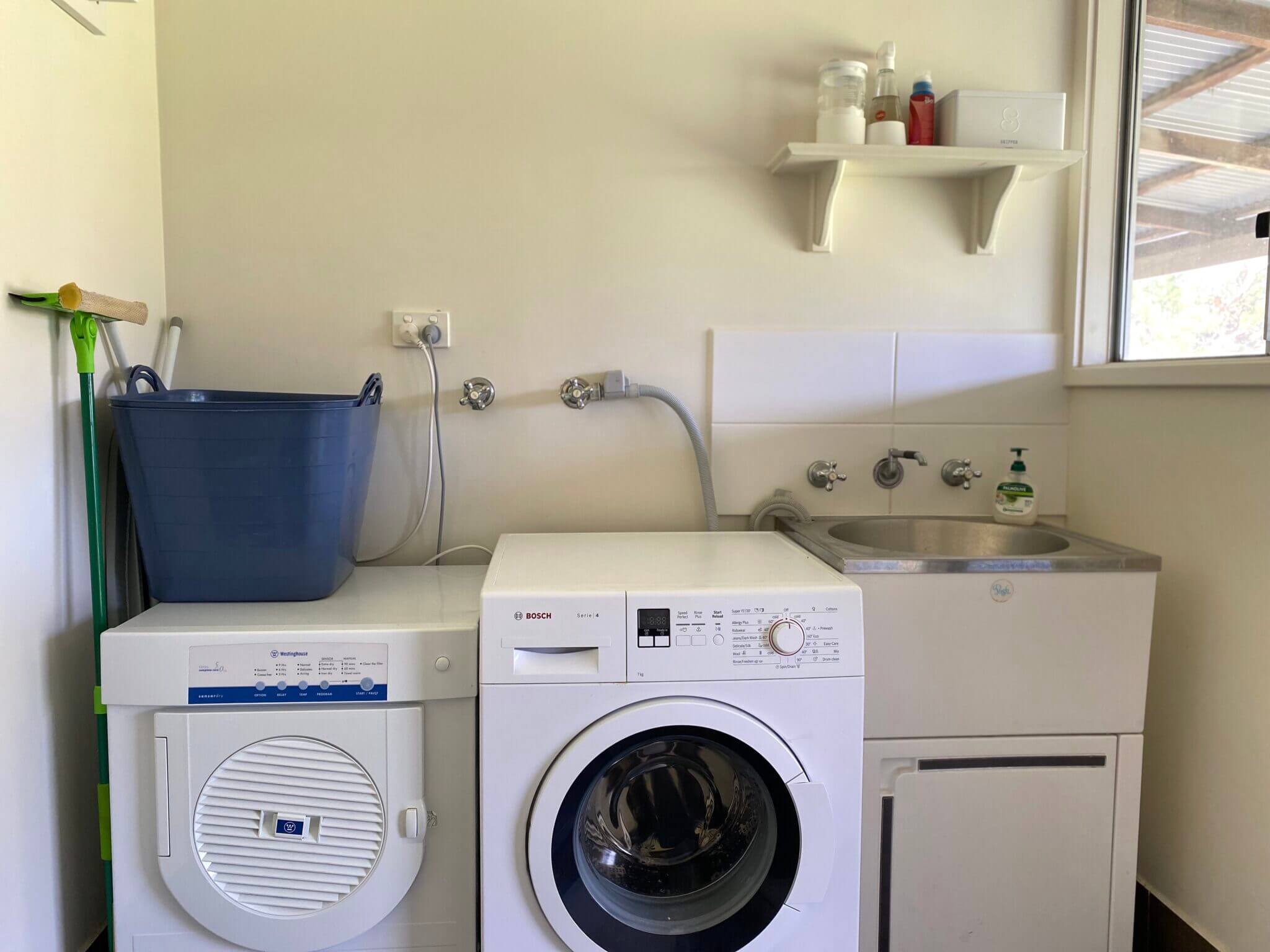Accommodation in Bremer Bay - 17 Emma Street - Laundry
