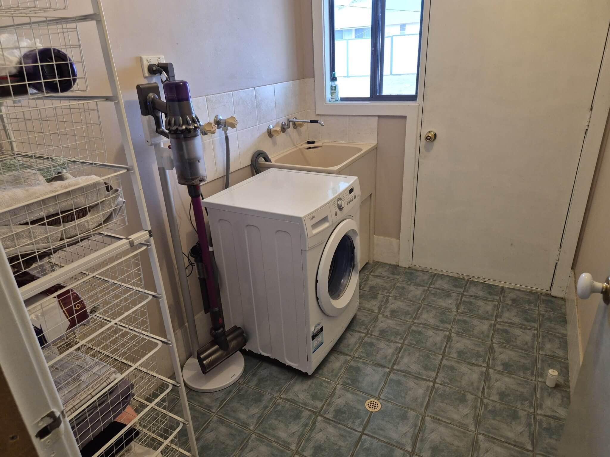 Accommodation in Bremer Bay - 10 Agnes Place - Laundry