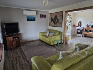 Accommodation in Bremer Bay - 10 Agnes Place - Lounge Room
