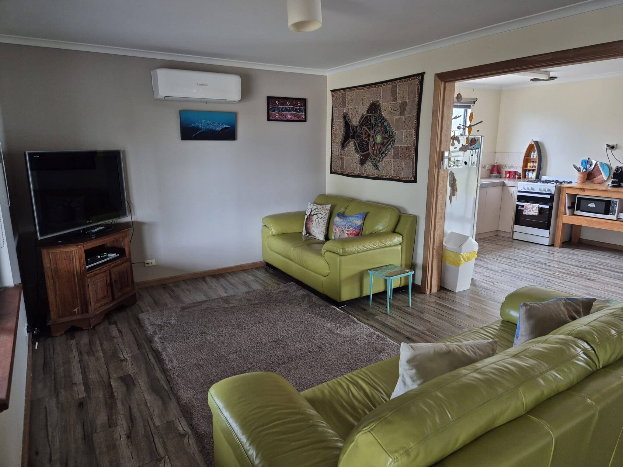Accommodation in Bremer Bay - 10 Agnes Place - Lounge Room